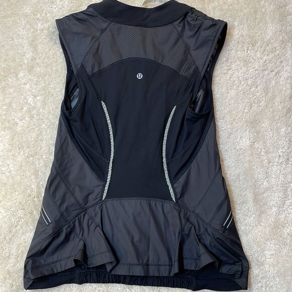 Lululemon Black Reflective Cycling Vest Zip Up Sz 6 - Picture 4 of 6